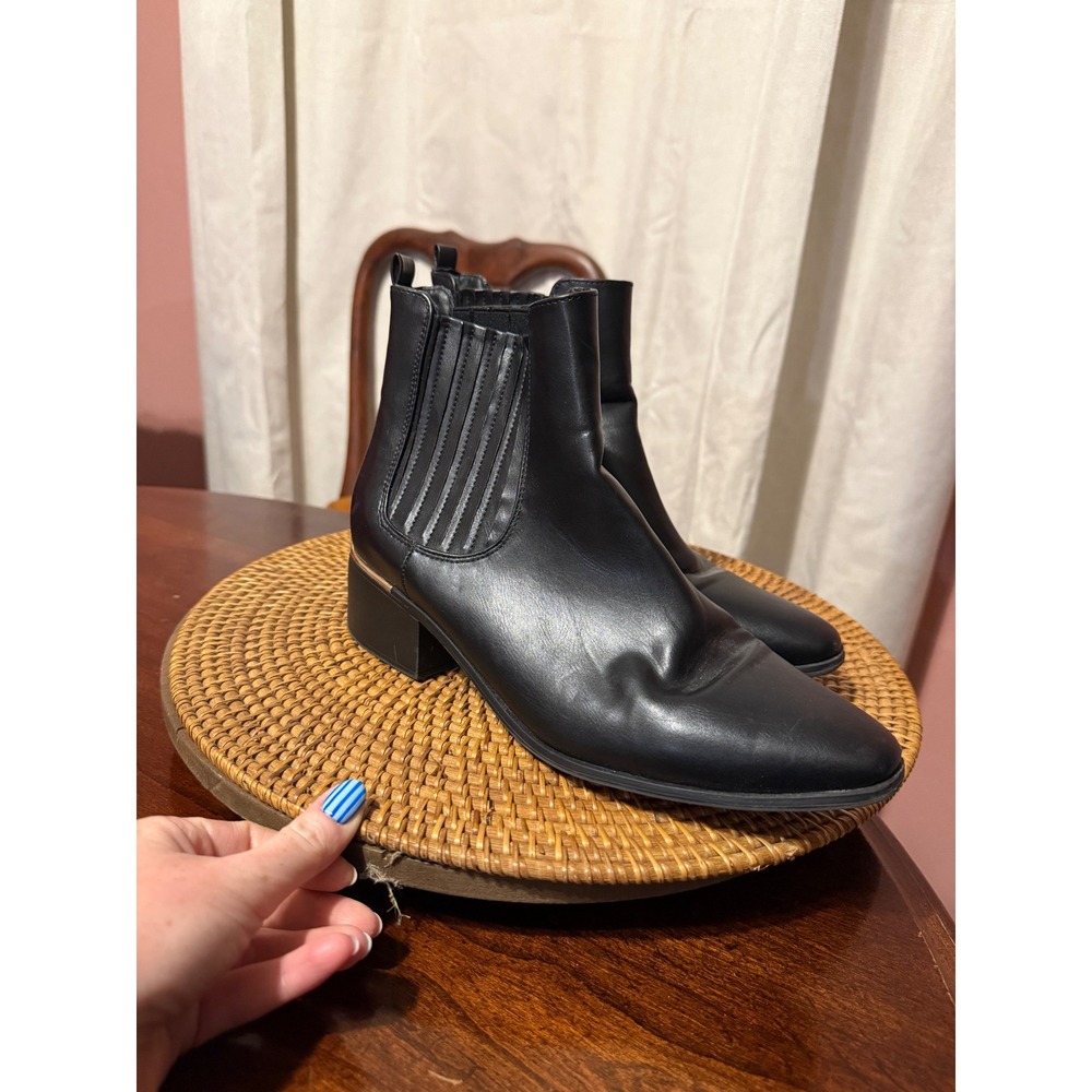 JustFab Jacki Black Ankle Boots Pointed Toe Block Heel Gold Trim Size 10 - Picture 3 of 9